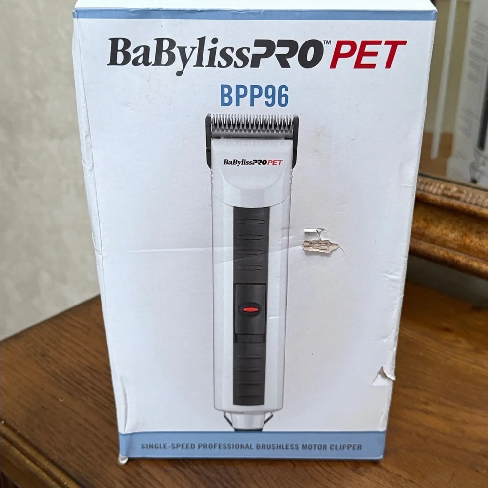 BabylissPRO PET Clipper. Lightweight. 10’ tangle free cord, 4 comb attachments.